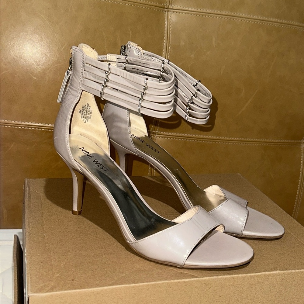NINE WEST heel size: 8